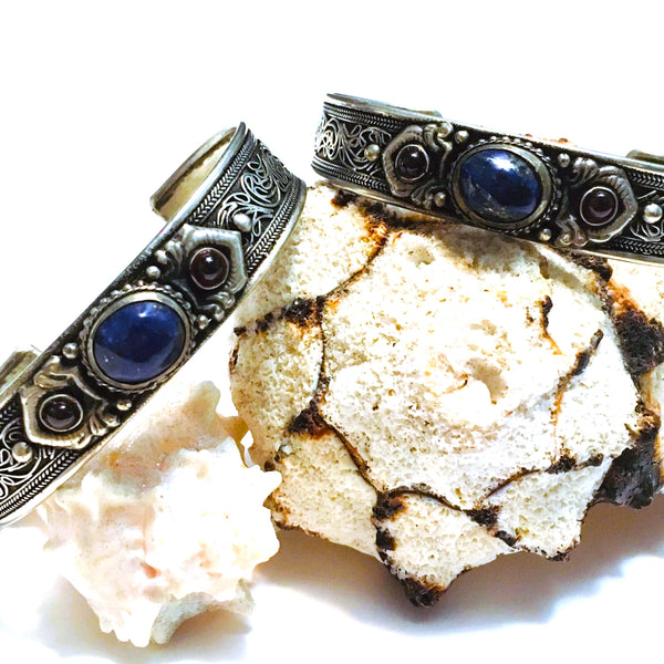 Lapis Lazuli and Garnet Traditional Tibetan Bracelet adjustable Unisex