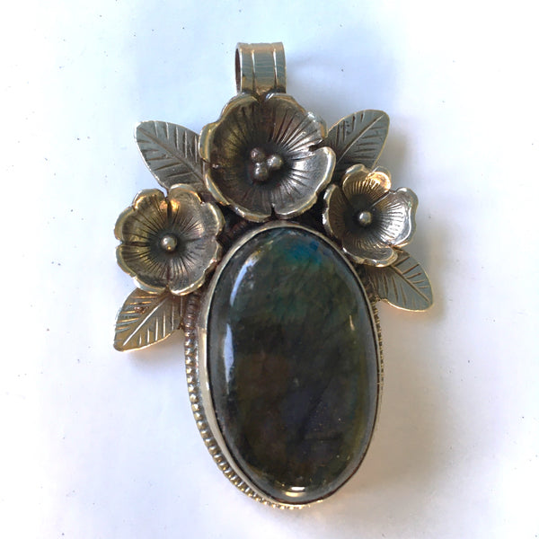 Labradorite Pendant Polished Flower and Leaf design Tibetan Silver