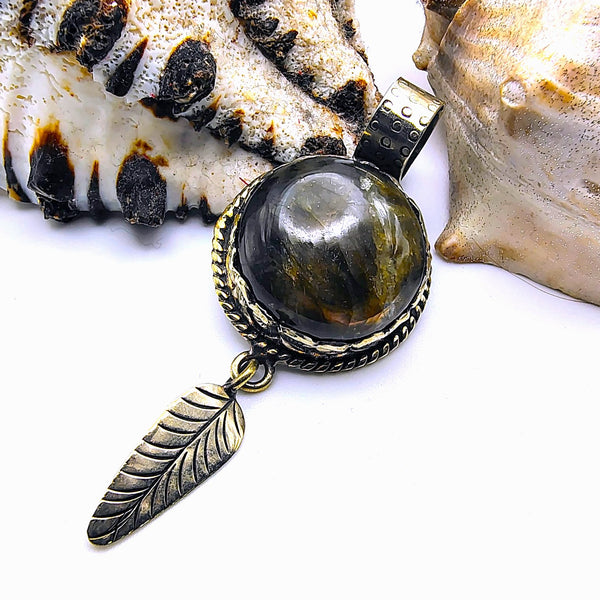 Labradorite Gemstone Pendant Polished Round Sterling Silver