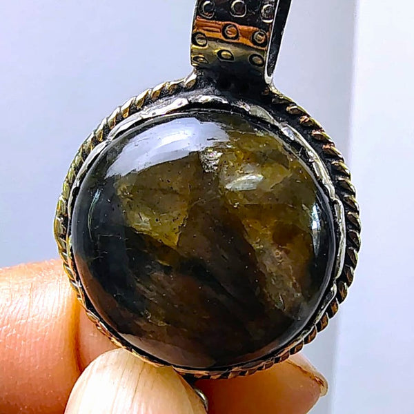 Labradorite Gemstone Pendant Polished Round Sterling Silver